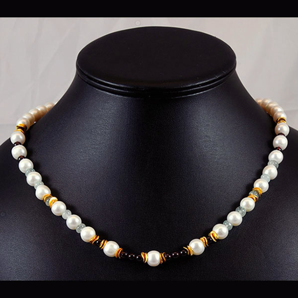 Weisse Perle kombiniert mit Aquamarin, Rubin und Gold